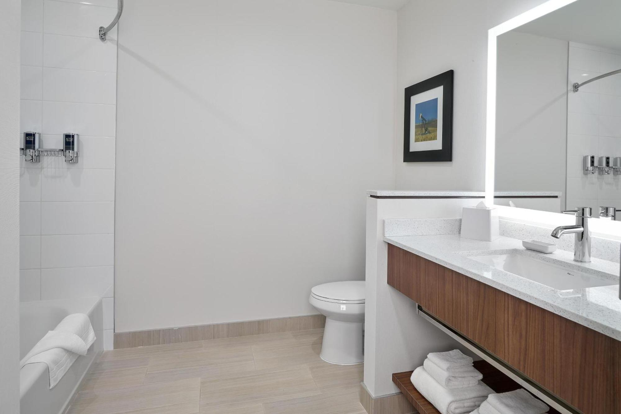 Four Points By Sheraton Edmonton West Екстер'єр фото
