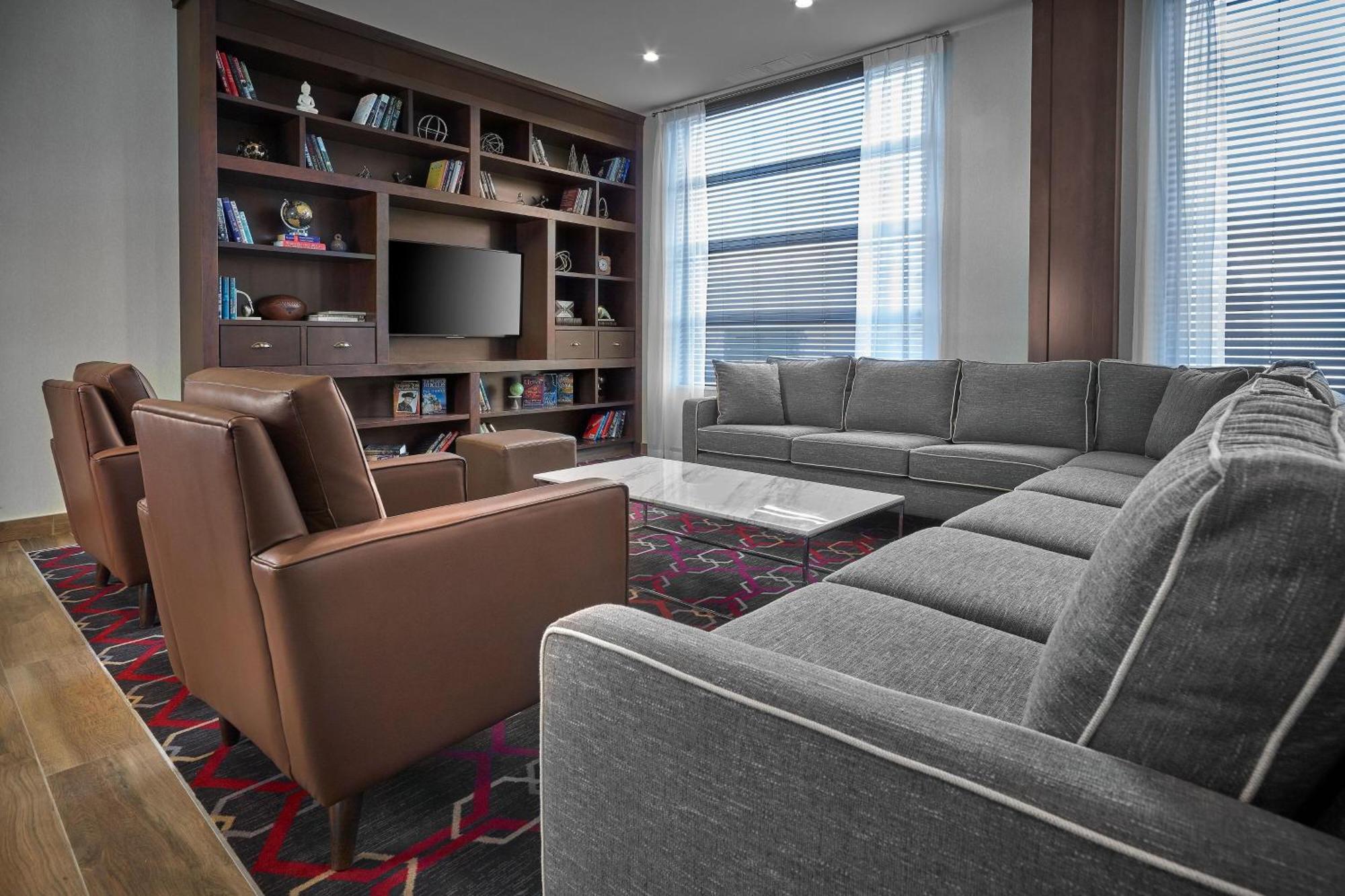 Four Points By Sheraton Edmonton West Екстер'єр фото