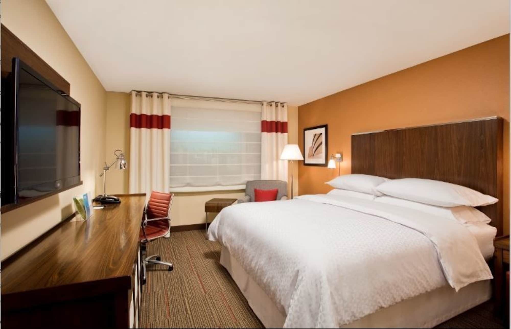 Four Points By Sheraton Edmonton West Екстер'єр фото
